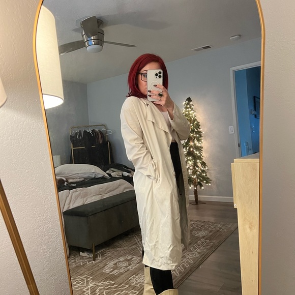 H&M Conscious Lightweight Trenchcoat - Picture 4 of 4